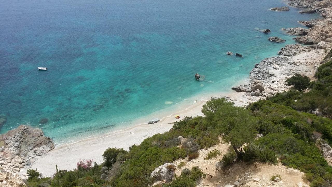 באוני Camera Ideale Tra Mare E Montagna מראה חיצוני תמונה